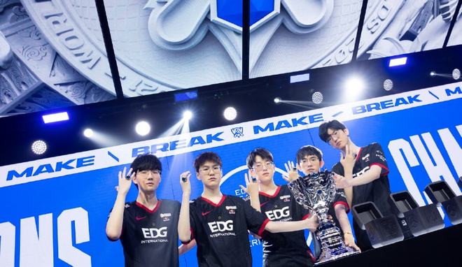 教练团队的 教练团队的